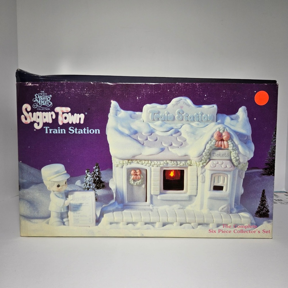 Precious Moments Sugar Town Lighted Train Station 6 Piece Collector Set Enesco